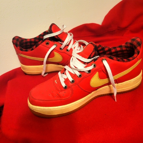 Air Force 1 LV8 GS-GOAT - Picture 2 of 4